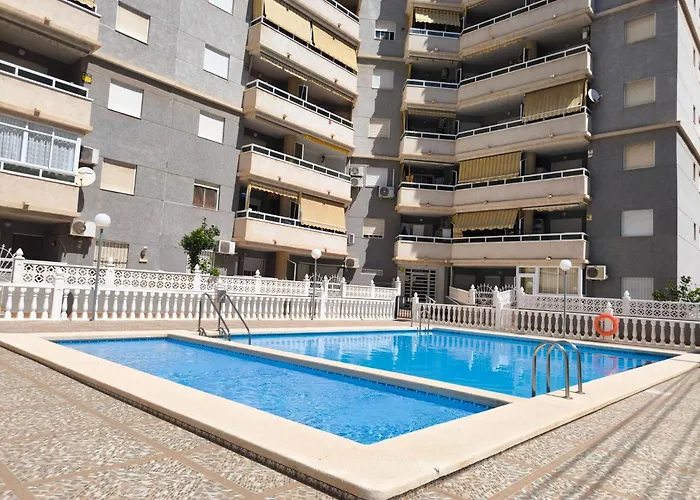 Apartment Comfortable In With Pool And Near The Sea Torrevieja