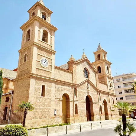 Comfortable In With Pool And Near The Sea טורבייחה