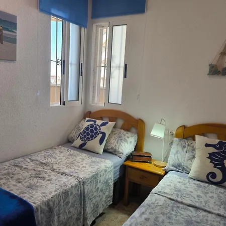 Comfortable In With Pool And Near The Sea דירה